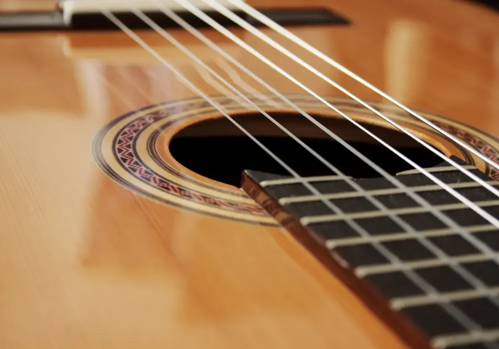 Od vintage'owych perełek po budżetowe bestsellery: Świat gitar używanych