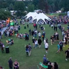 Ile kosztuje bilet na koncert Bedoesa? Sprawdź ceny i opcje biletów